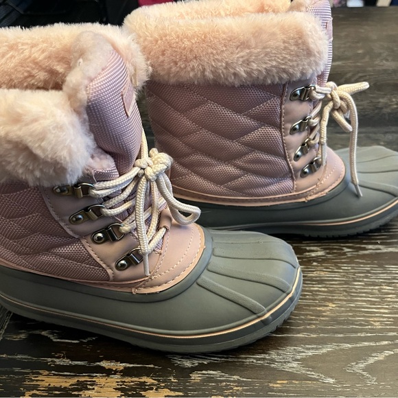 Girls’ London Fog snow/rain boots. - Picture 3 of 7